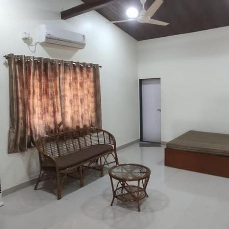 Vasant Lata Farm House Villa Barashiv Екстериор снимка